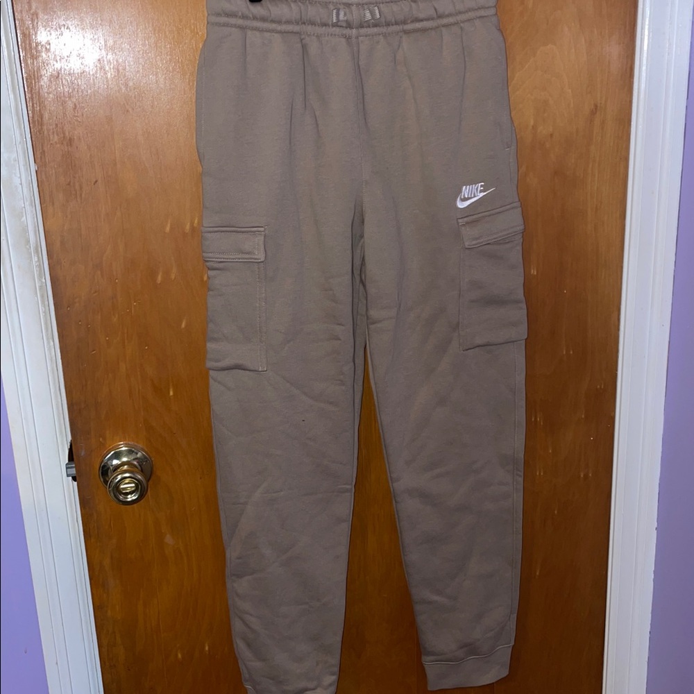 Boy’s Nike Gray Cargo Joggers - Picture 3 of 15